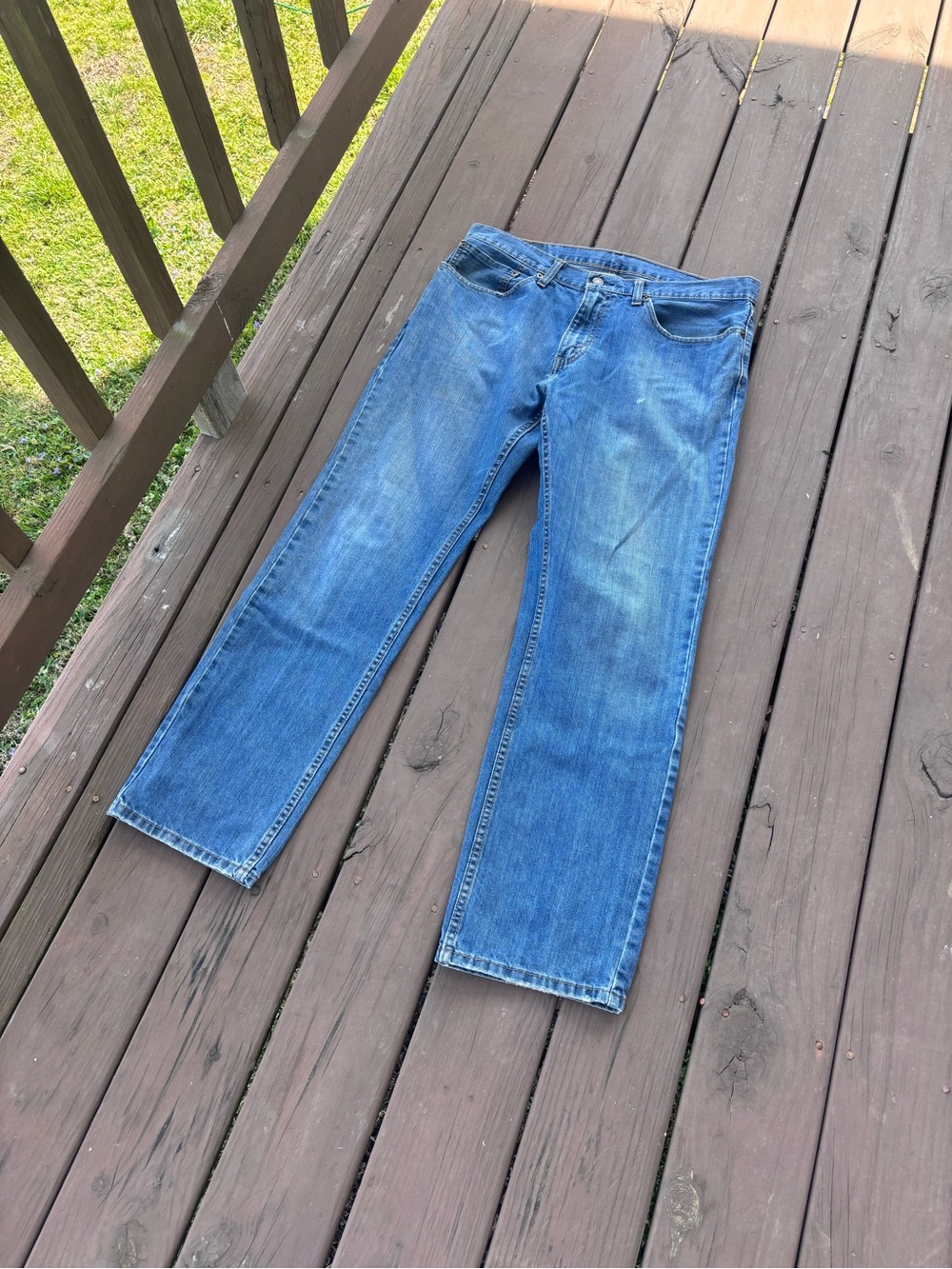 Levi’s Jeans Men’s W34 L32 Medium Wash Straight Leg